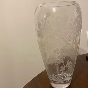 MARCHESA LENOX - flower vase - rare!